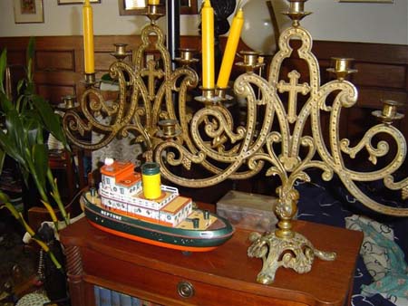 Candle holders (h)
