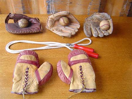 Gloves (Boxing,Baseball)
