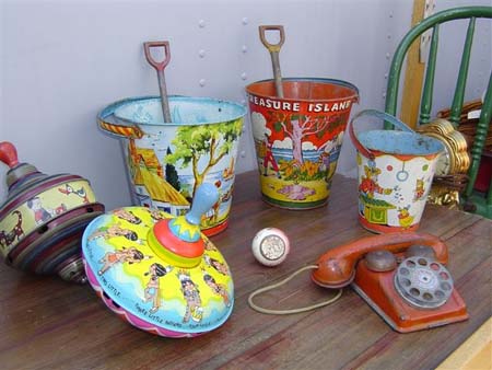 Sand pails +Tops+toy tel
