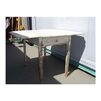 Table.white42x34x31$85