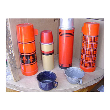 Thermoses,enamel cups